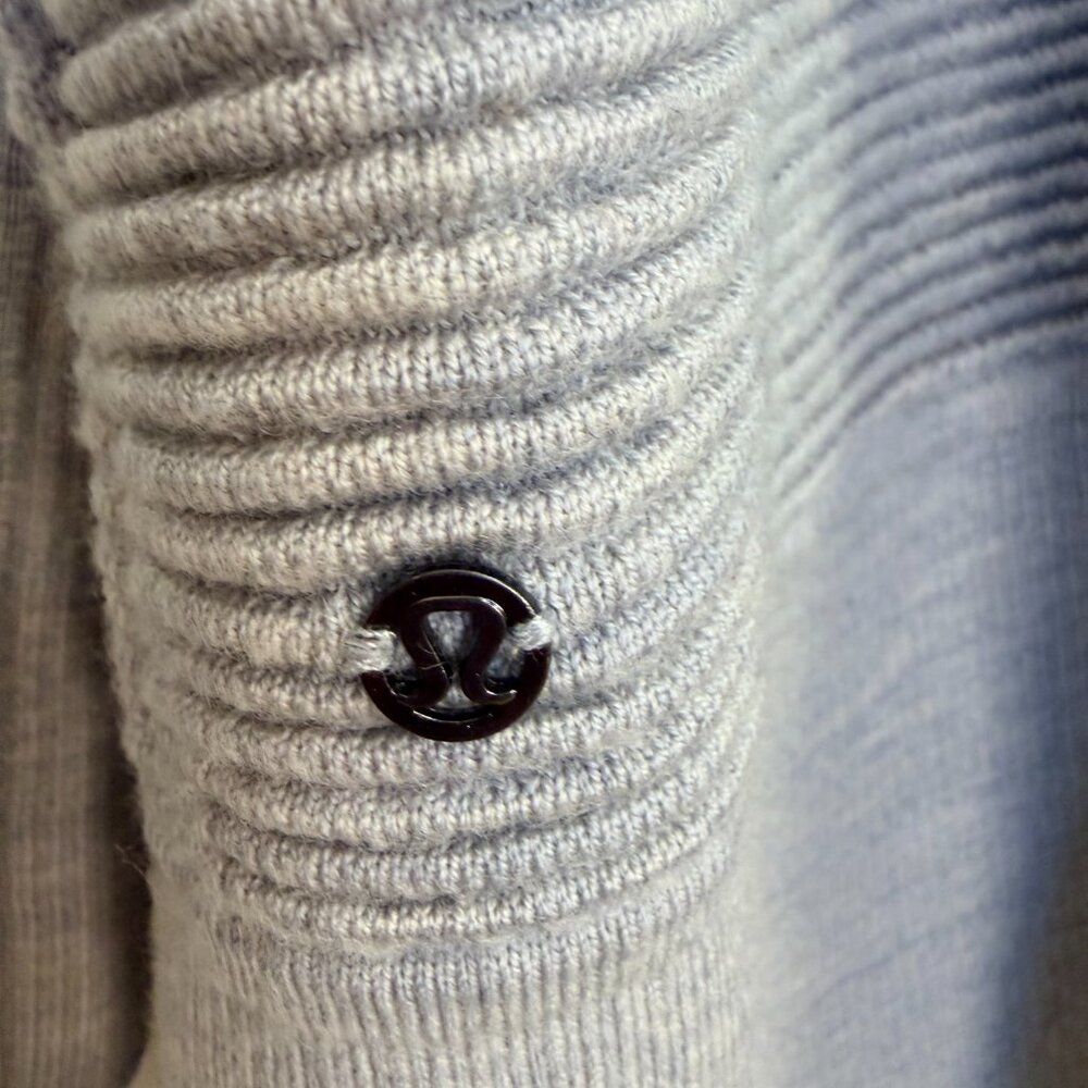 Lululemon Merino Wool Wrap Cardigan Gray Size 6 - Picture 3 of 9